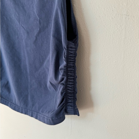 VS- Pink Muscle workout top - Picture 3 of 4